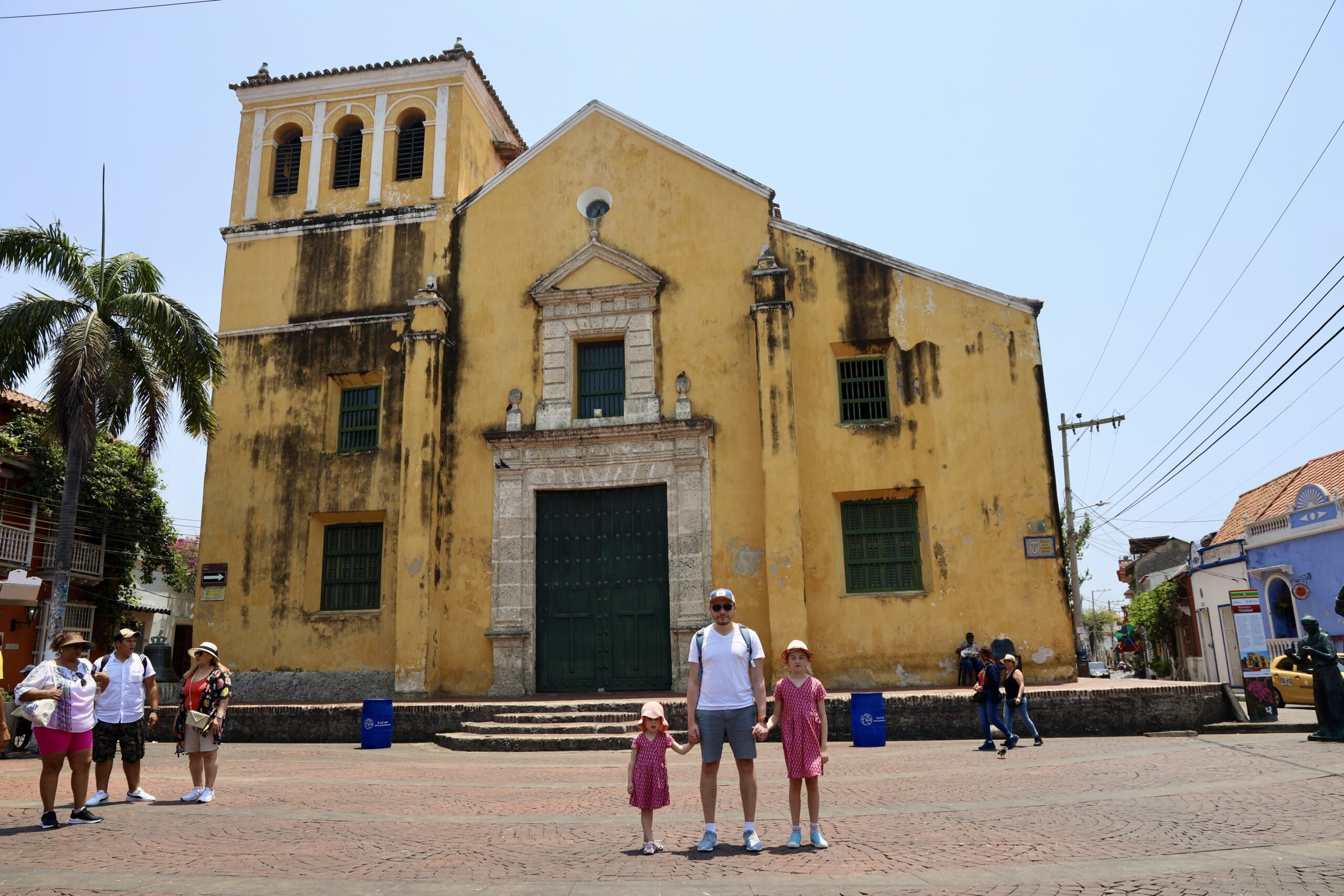 Plaza de la Trinidad, Cartagena, Colombia