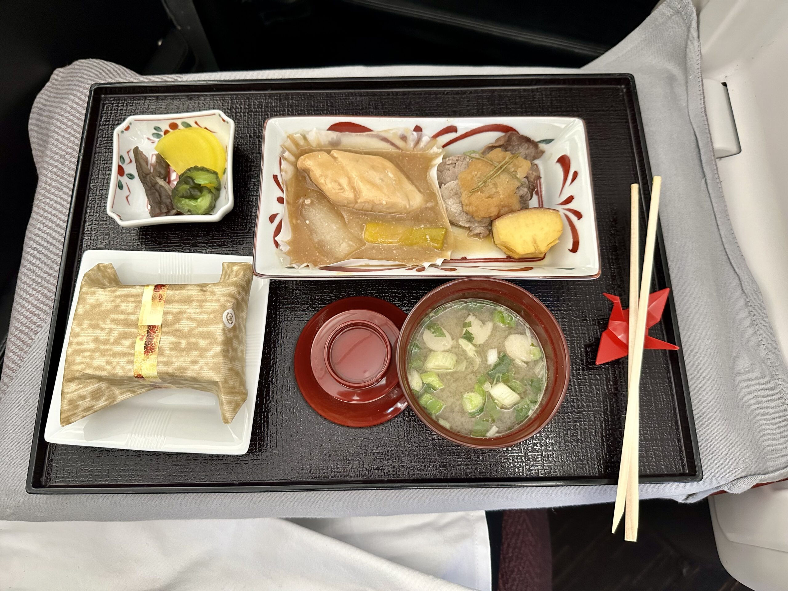 Japan Airlines dining options