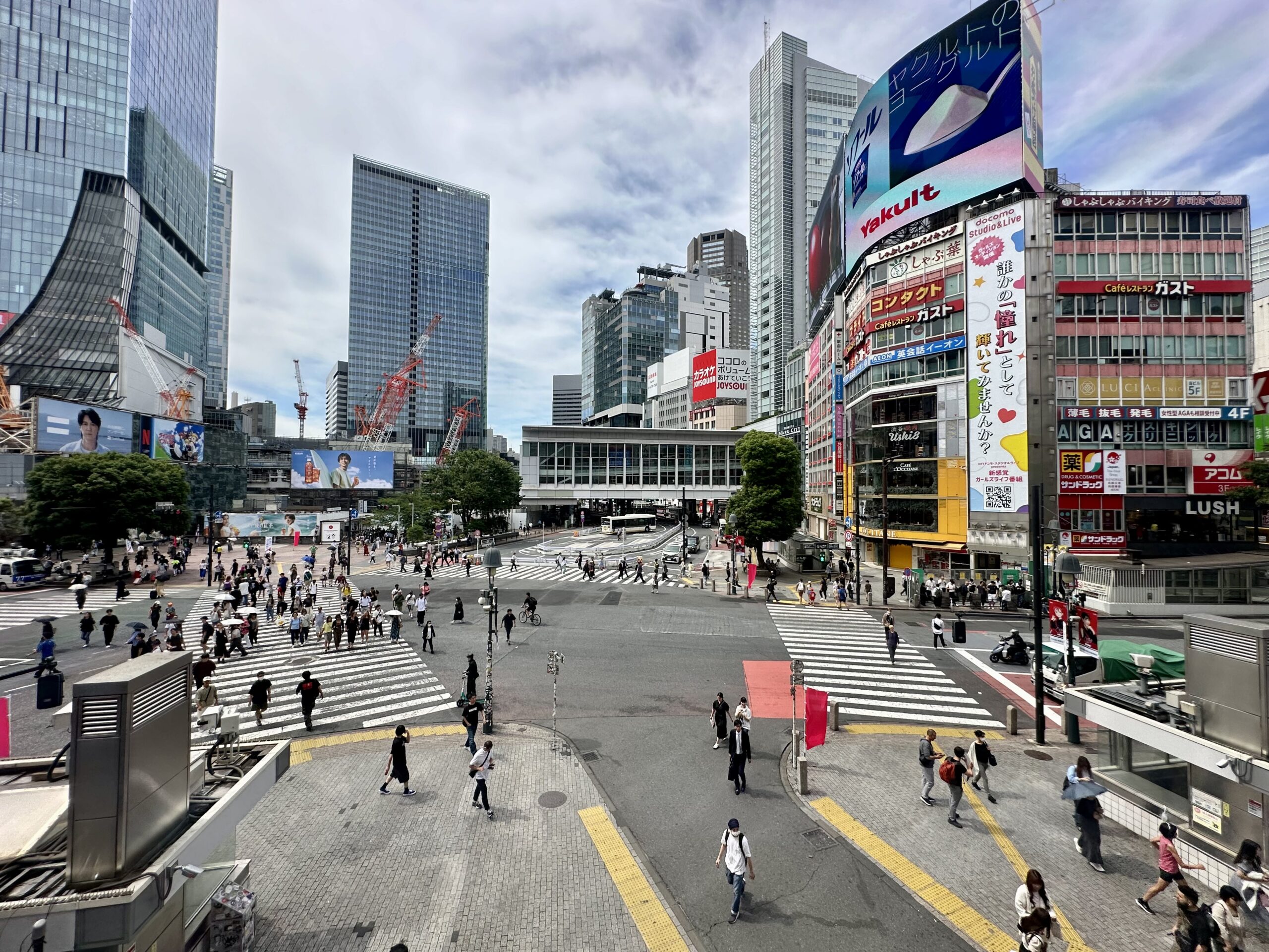 Shibuya Scramble Crossing, Tokyo, Japan