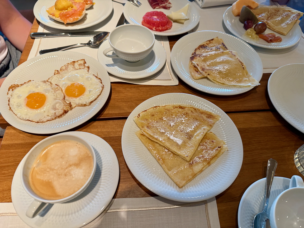 Breakfast at Palmito restaurant, La Zamra hotel