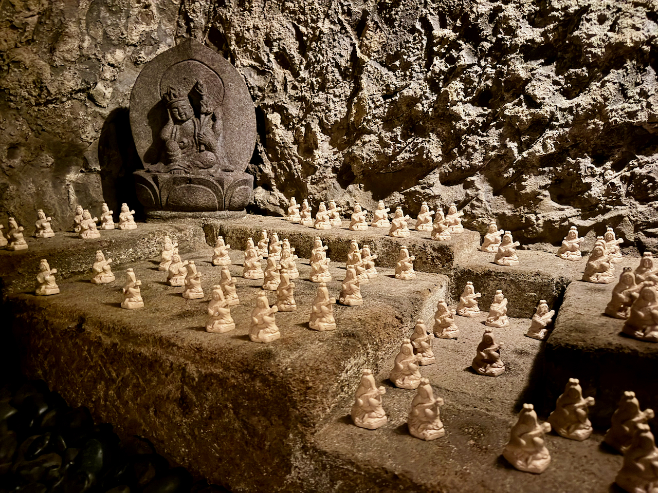 Benten-kutsu Cave, Kamakura