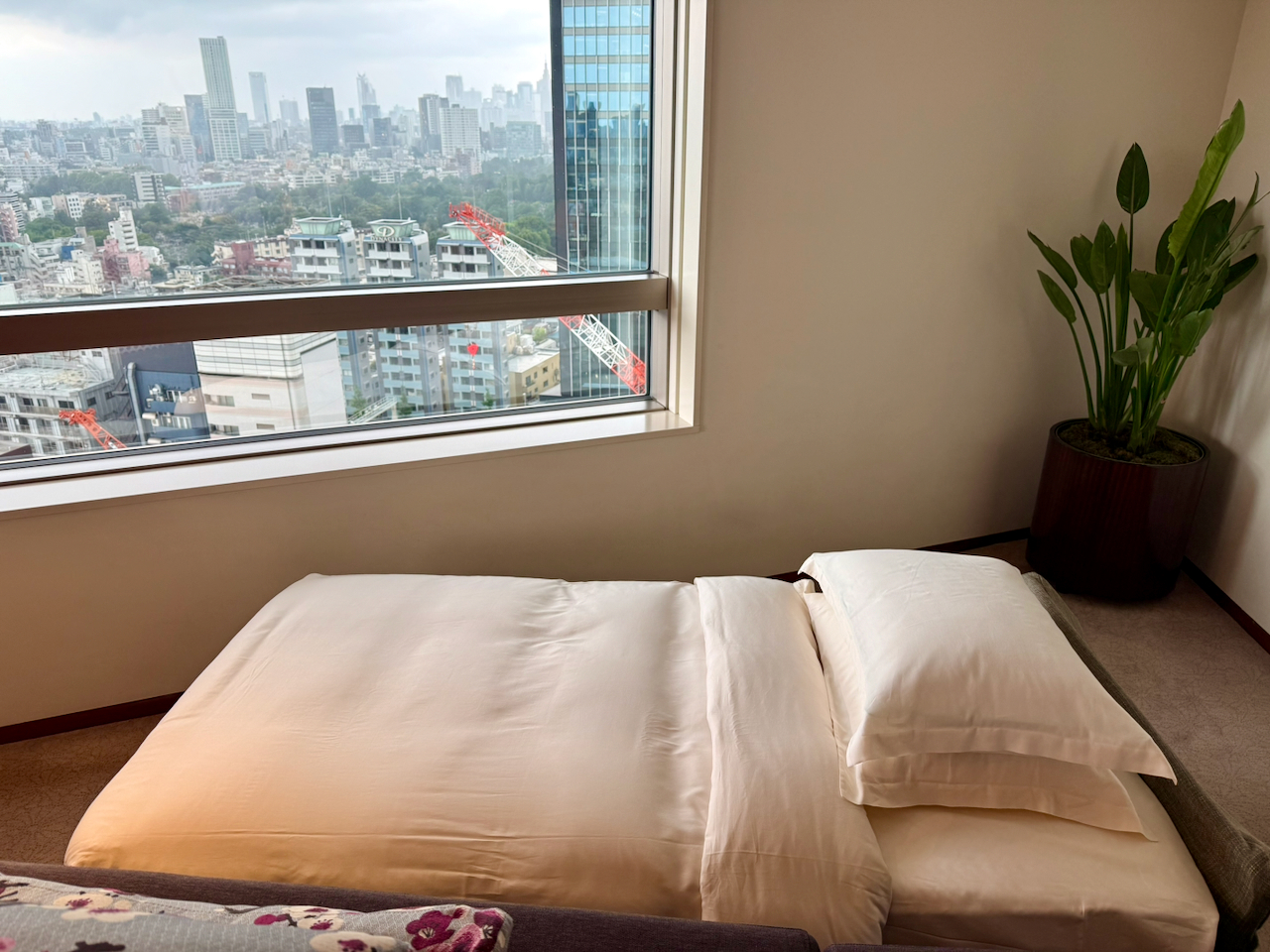 Rollaway bed at Executive Suite, 1 King Bed, Grand Hyatt Tokyo